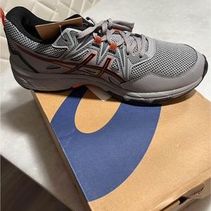 Asics trail runner / hiking athletic shoes new never worn
